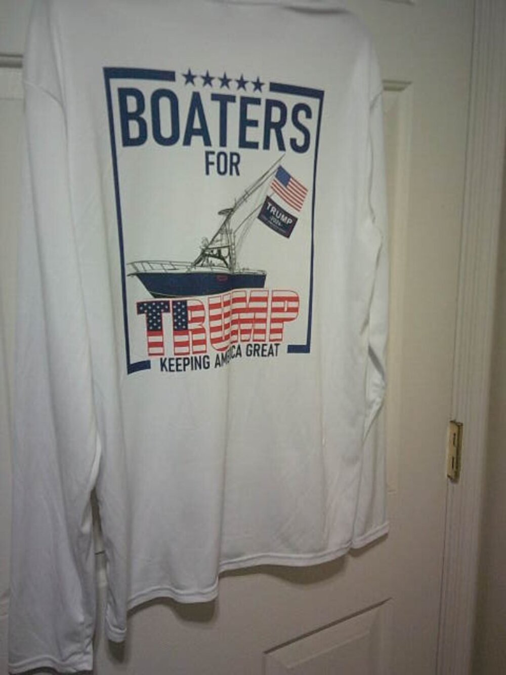 NEW LONG SLEEVE T-SHIRT SIZE M "BOATERS FOR TRUMP" KEEPING AMERICA GREAT UNISEX